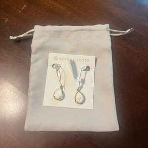 Rare brand new Kendra Scott earrings